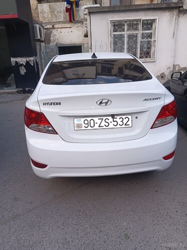 Hyundai Accent-2