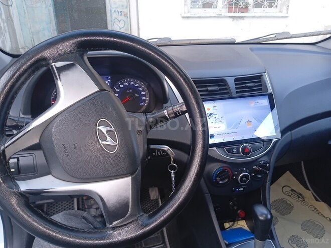 Hyundai Accent-7