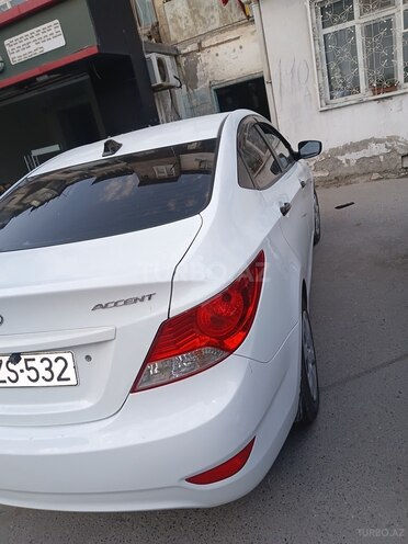 Hyundai Accent-6