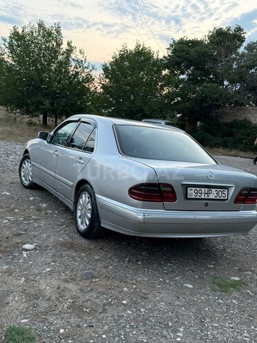 Mercedes E 220-6