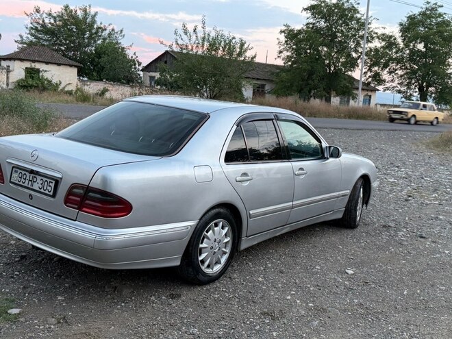 Mercedes E 220-5