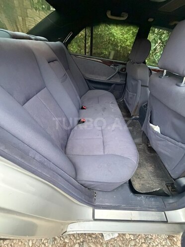 Mercedes E 220-14