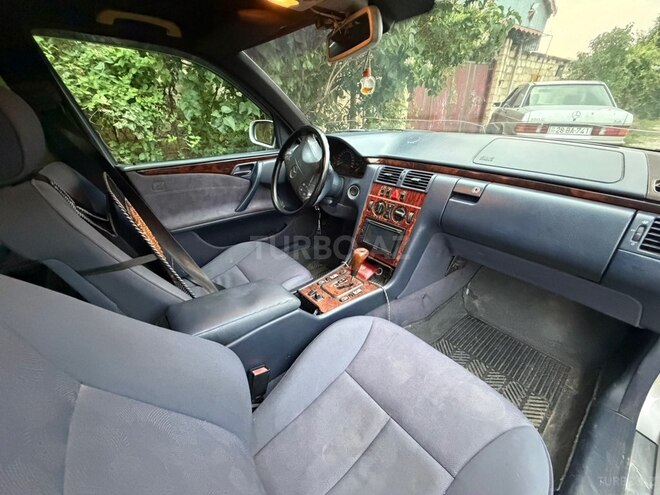 Mercedes E 220-19