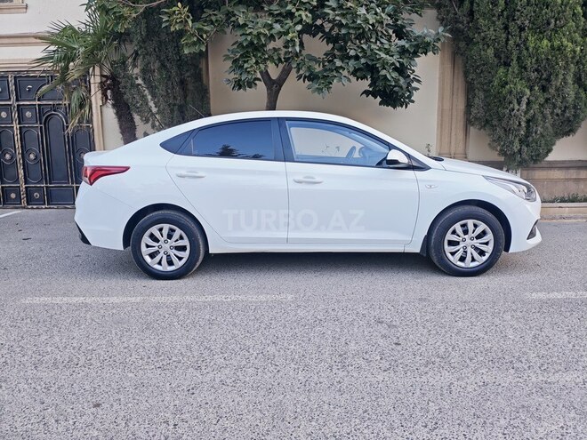 Hyundai Accent-3