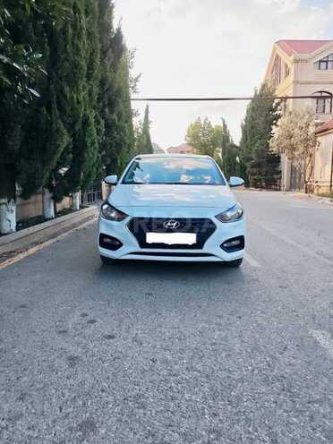 Hyundai Accent-1