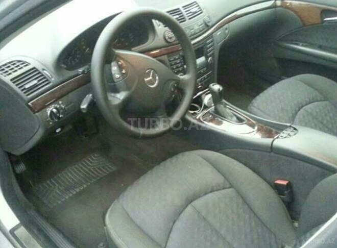 Mercedes E 220-5