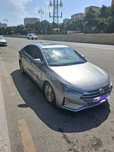 Hyundai Elantra-2