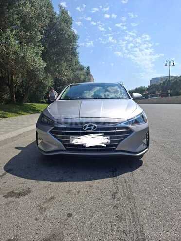 Hyundai Elantra-1