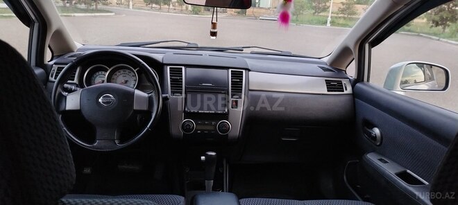 Nissan Tiida-9