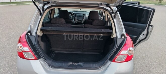 Nissan Tiida-16