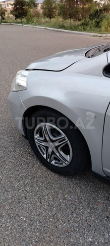 Nissan Tiida-15