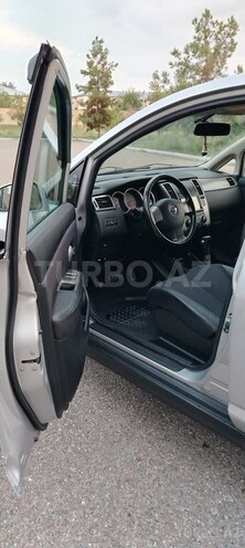 Nissan Tiida-10