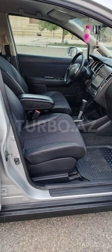 Nissan Tiida-14