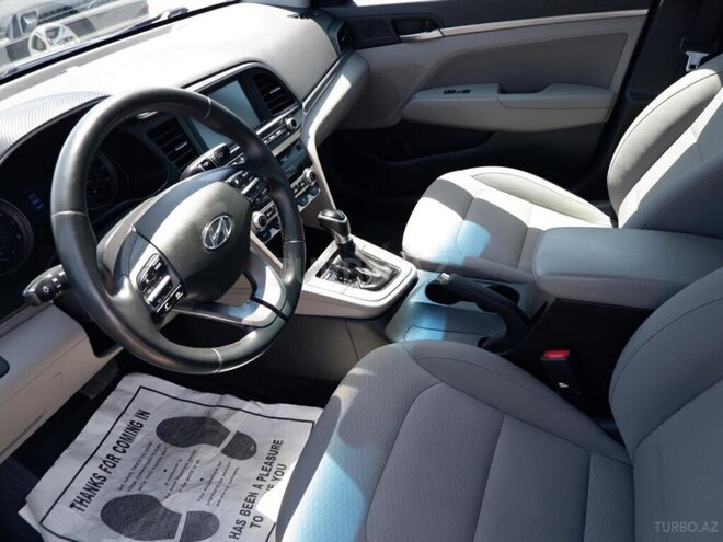 Hyundai Elantra-5