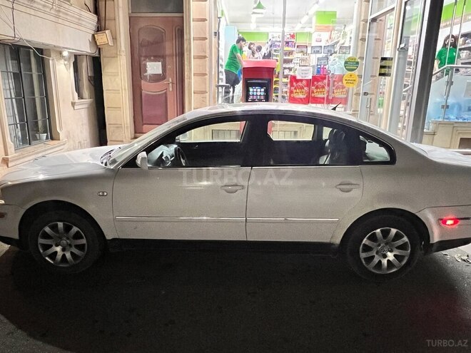 Volkswagen Passat-4