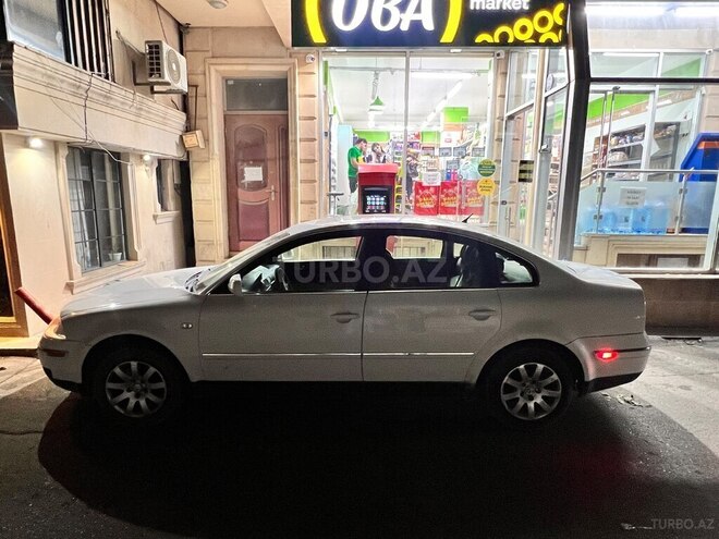 Volkswagen Passat-5