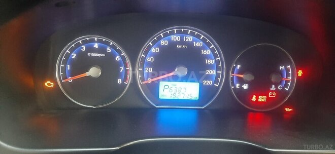 Hyundai Santa Fe-5