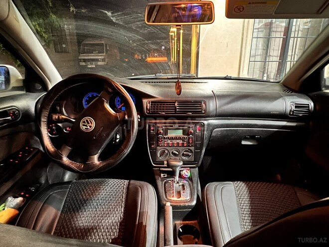 Volkswagen Passat-8