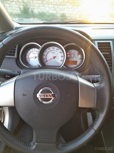 Nissan Tiida-7