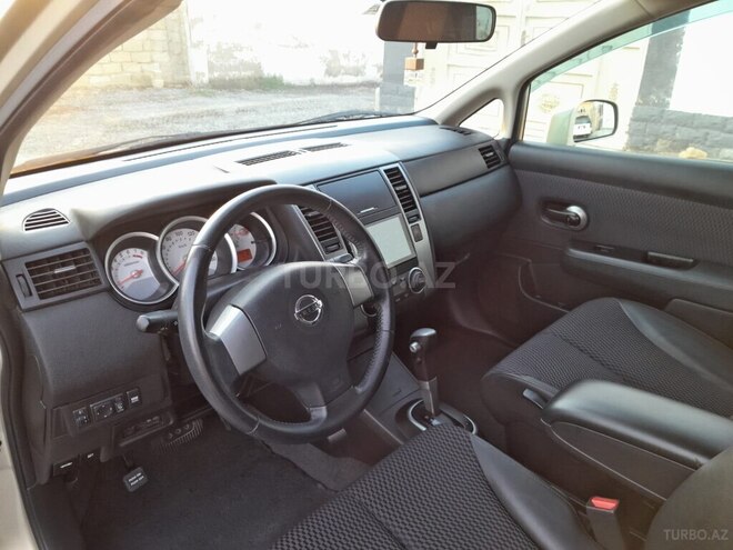 Nissan Tiida-6