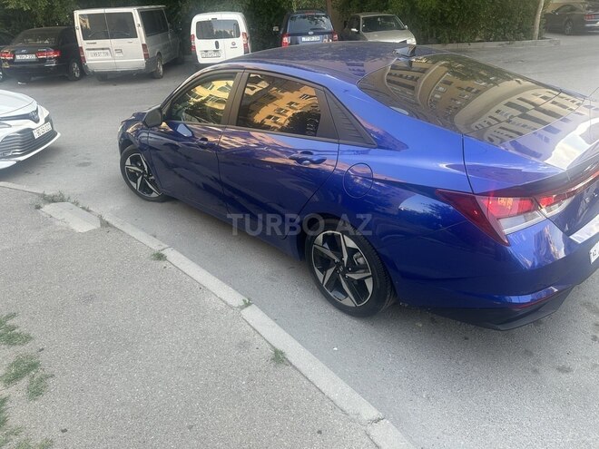 Hyundai Elantra-4
