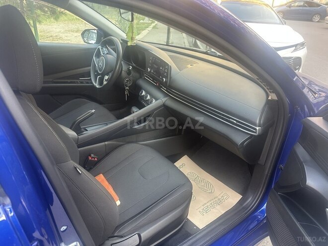Hyundai Elantra-8