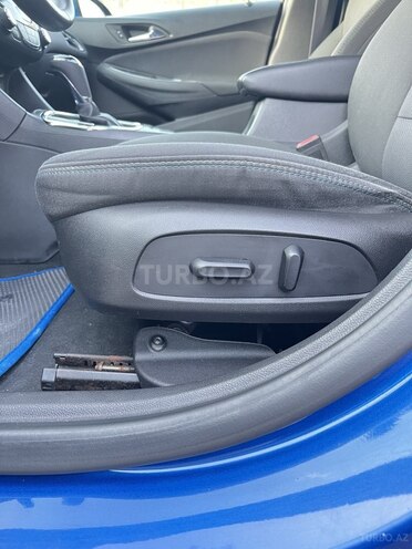 Chevrolet Cruze-13