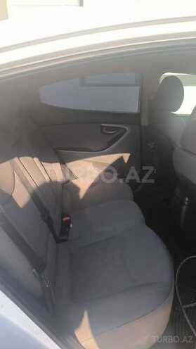 Hyundai Elantra-5