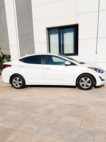 Hyundai Elantra-3