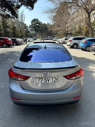 Hyundai Elantra-5