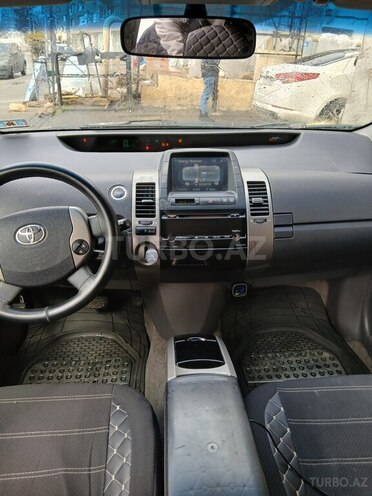 Toyota Prius-2