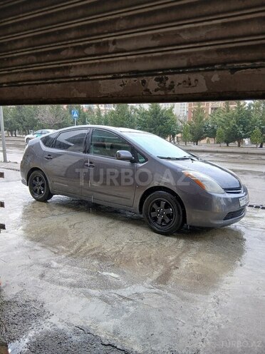 Toyota Prius-4