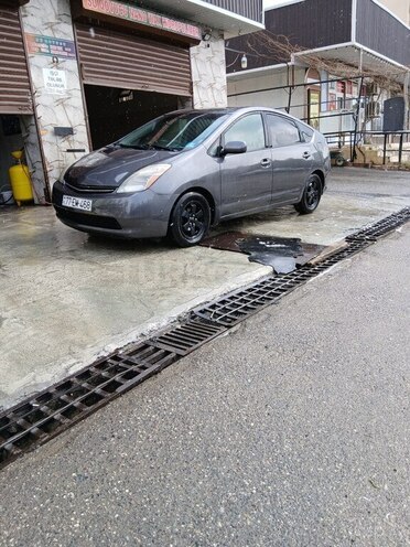 Toyota Prius-5