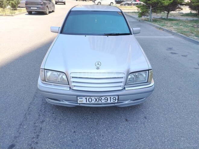 Mercedes C 200-1