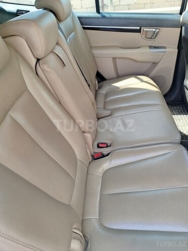 Hyundai Santa Fe-6