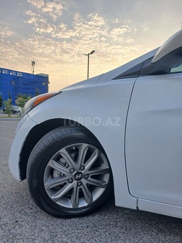 Hyundai Elantra-6
