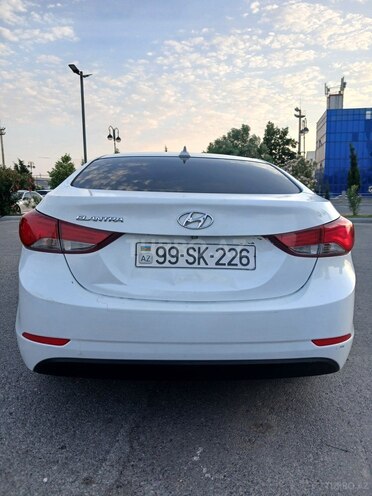 Hyundai Elantra-2