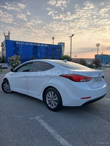 Hyundai Elantra-3