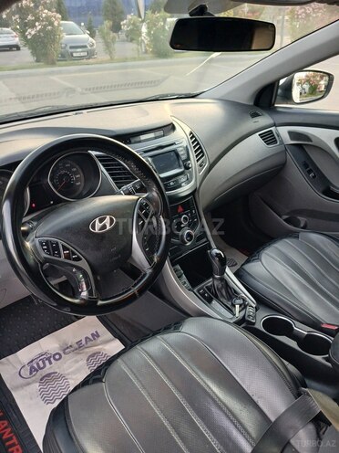 Hyundai Elantra-10