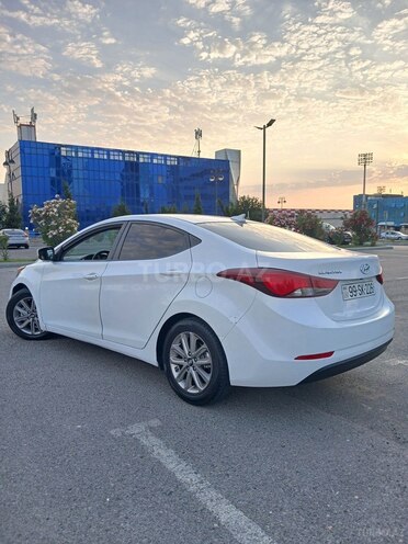 Hyundai Elantra-5
