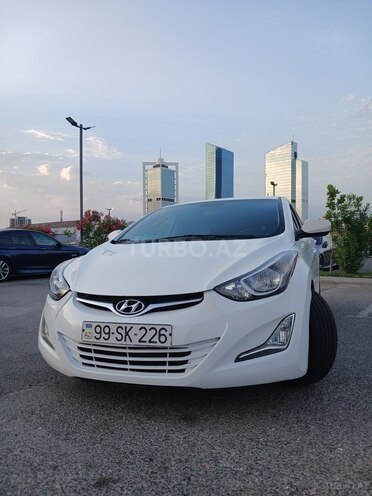 Hyundai Elantra-1