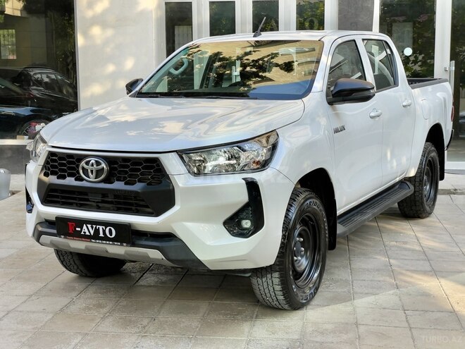 Toyota Hilux 2024, 40,000 km - 2.4 л - Bakı