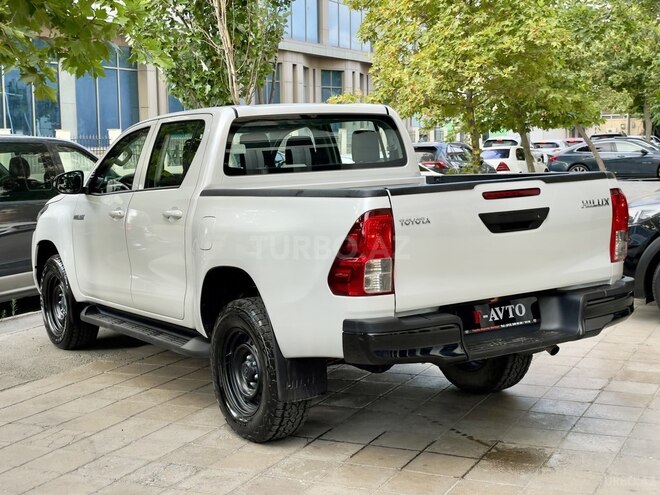 Toyota Hilux 2024, 40,000 km - 2.4 л - Bakı