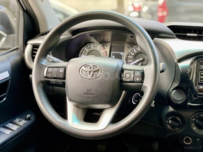 Toyota Hilux 2024, 40,000 km - 2.4 л - Bakı