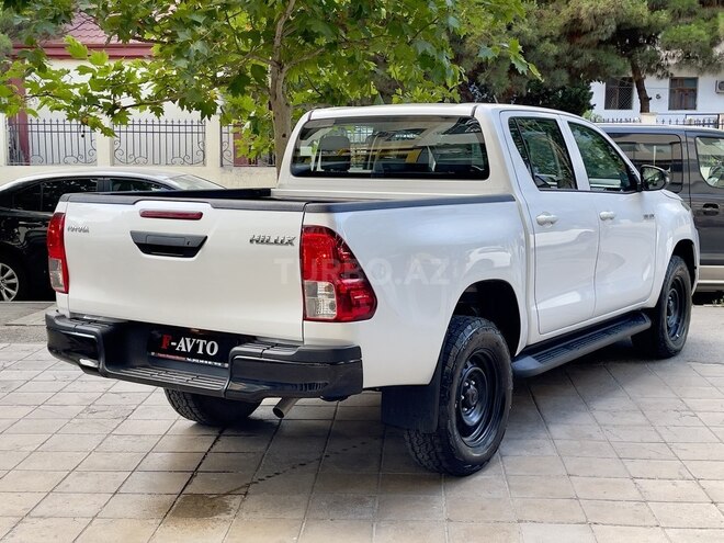 Toyota Hilux 2024, 40,000 km - 2.4 л - Bakı