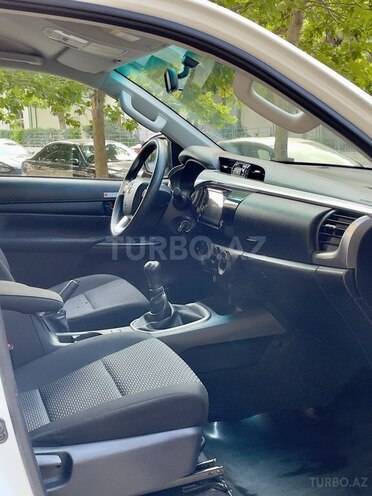Toyota Hilux 2024, 40,000 km - 2.4 л - Bakı