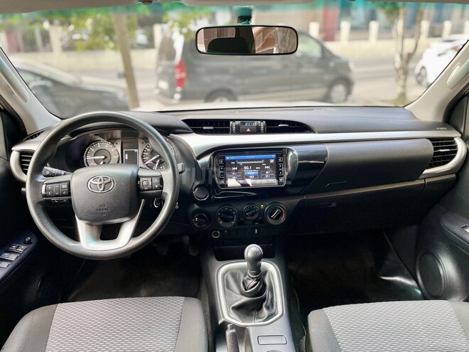Toyota Hilux 2024, 40,000 km - 2.4 л - Bakı