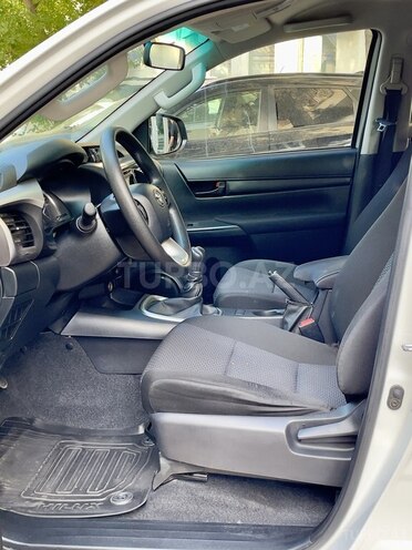 Toyota Hilux 2024, 40,000 km - 2.4 л - Bakı