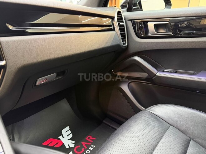 Porsche Cayenne 2018, 68,000 km - 3.0 l - Bakı
