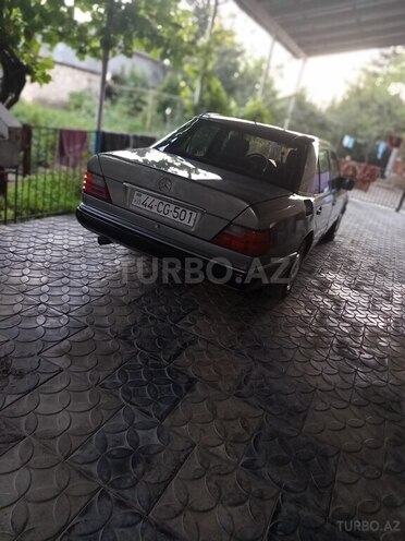 Mercedes  1988, 700,000 km - 2.0 л - Masallı